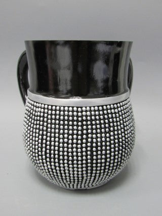 Polyresin washing Cup Black White Balls 5.5"